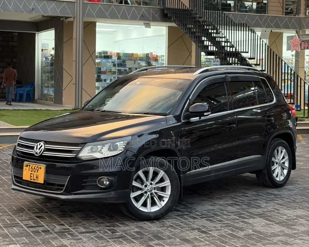 Volkswagen Tiguan 2011 Black