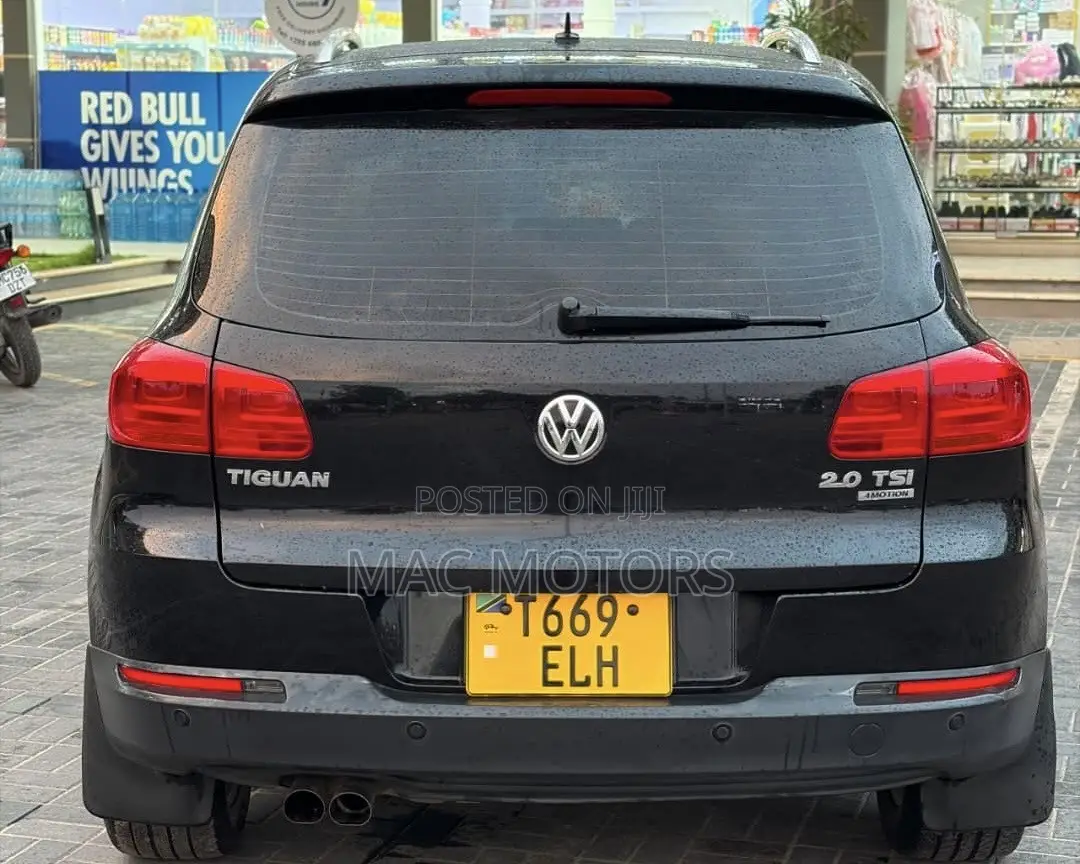 Volkswagen Tiguan 2011 Black