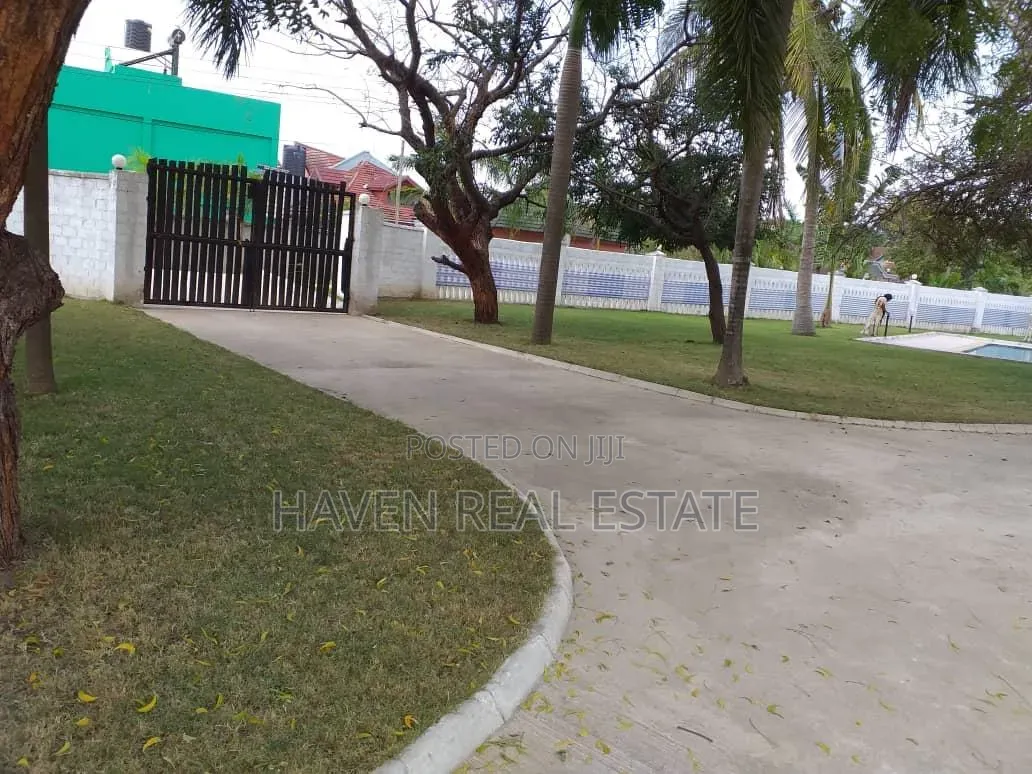 Furnished 8bdrm House in Mbezi Beach for rent