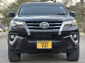 Toyota Fortuner 2016 Brown
