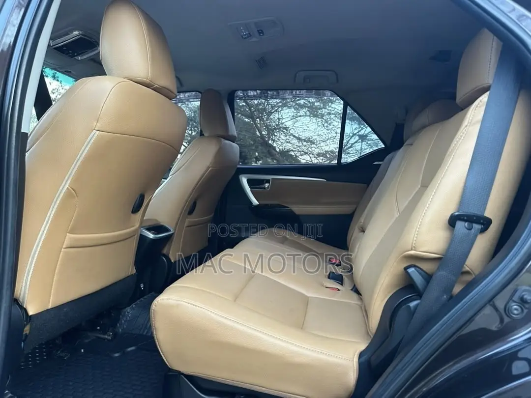 Toyota Fortuner 2016 Brown