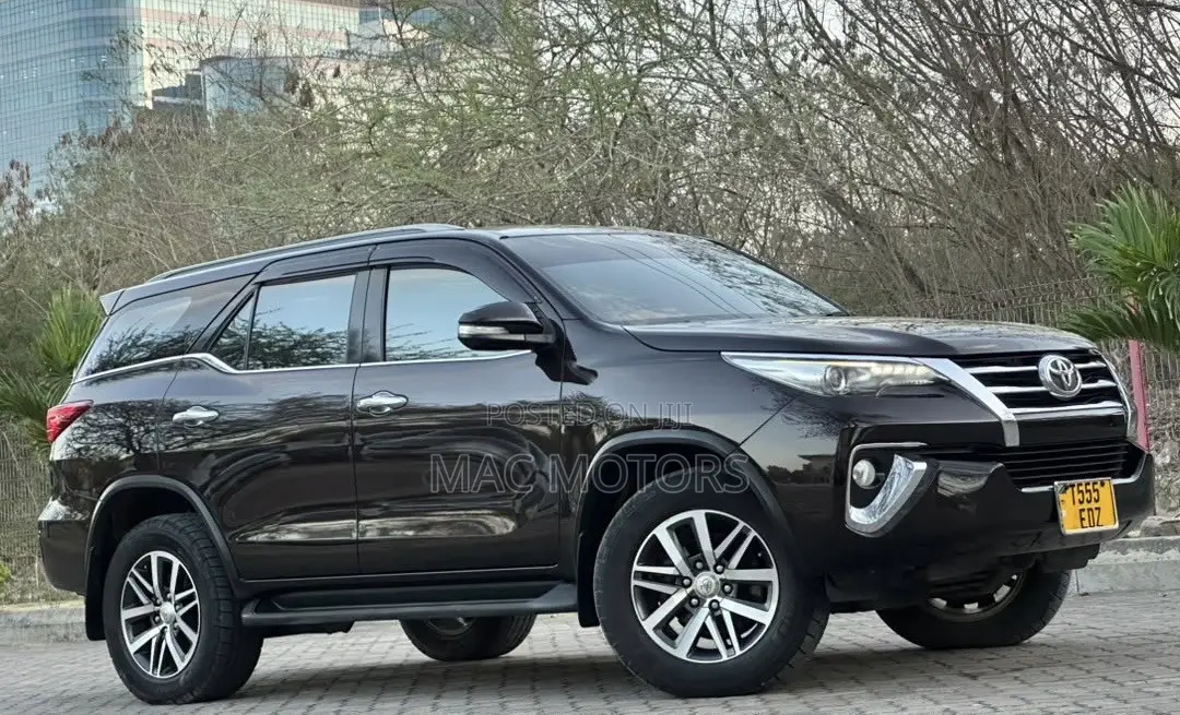 Toyota Fortuner 2016 Brown