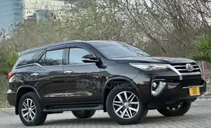 Toyota Fortuner 2016 Brown