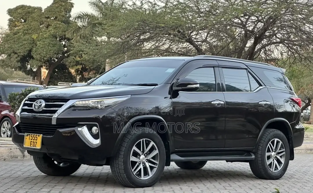 Toyota Fortuner 2016 Brown