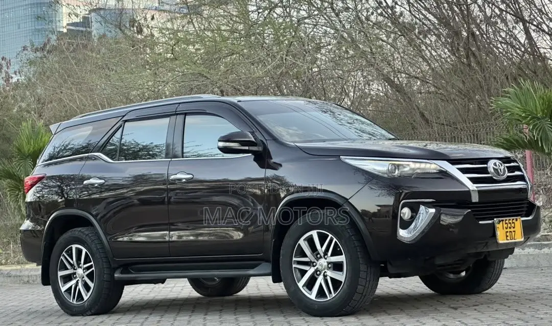 Toyota Fortuner 2016 Brown