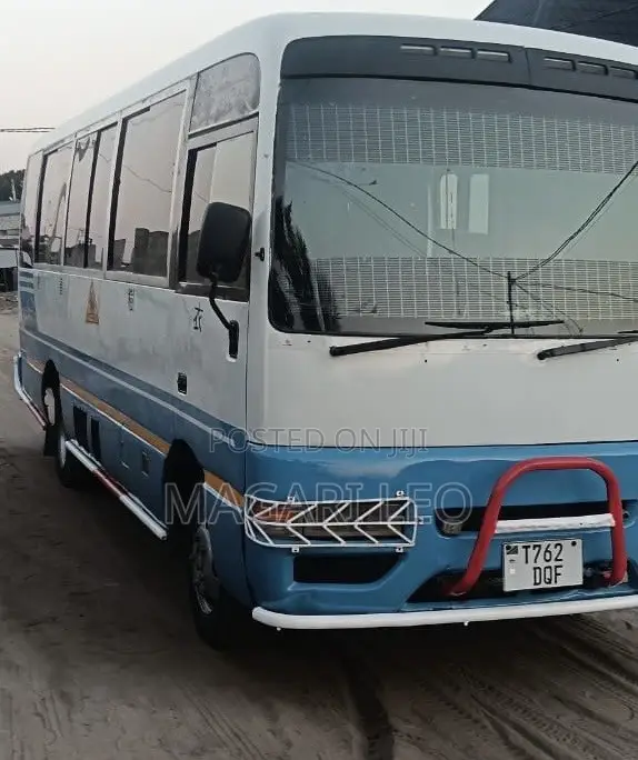Nissan Civilian 2003 White