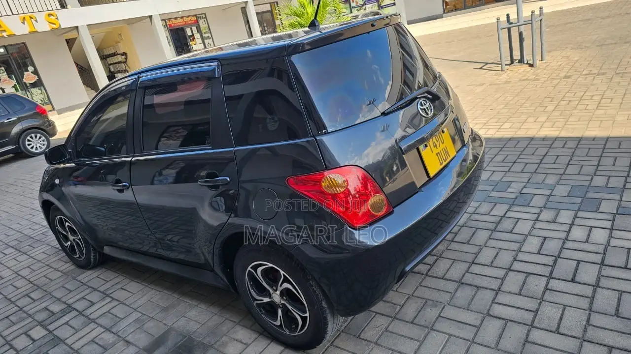 Toyota IST 2004 Black