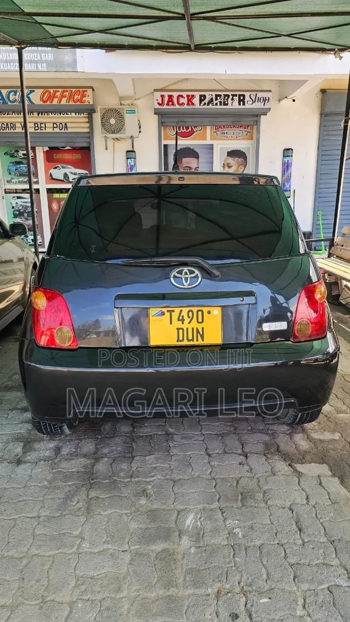 Toyota IST 2004 Black
