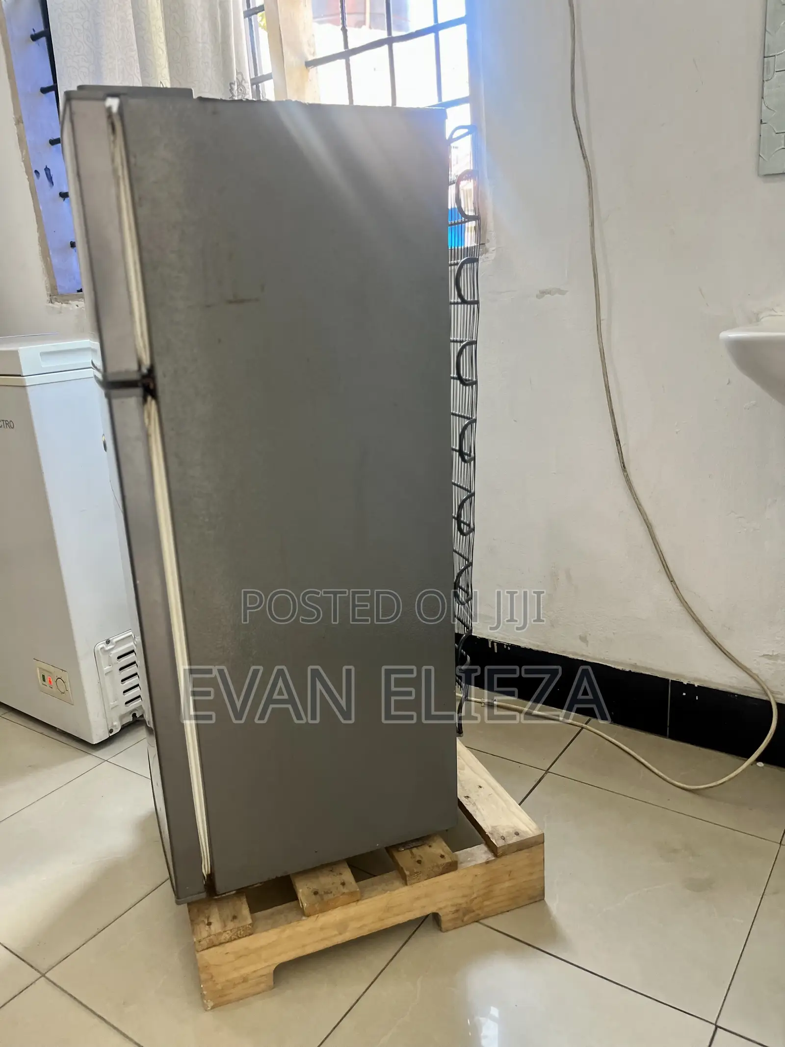 Boss Fridge 100litres