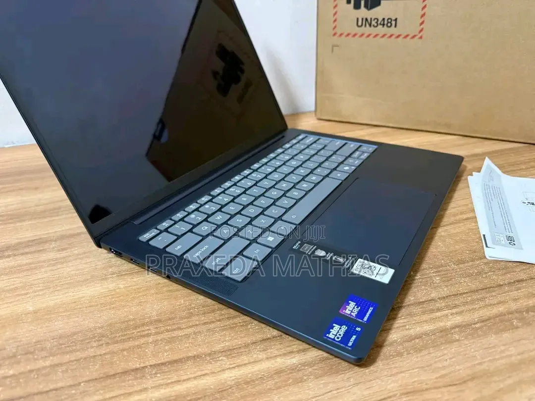 Lenovo IdeaPad 5 Slim 13th Gen i7 16GB Intel Core Ultra 5 SSD 512GB
