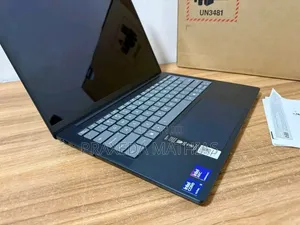 Lenovo IdeaPad 5 Slim 13th Gen i7 16GB Intel Core Ultra 5 SSD 512GB