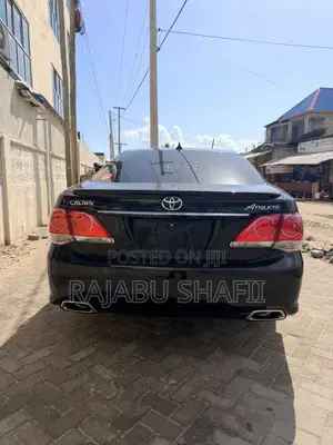 Toyota Crown 2010 Black