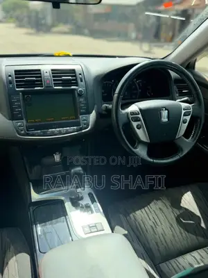 Toyota Crown 2010 Black
