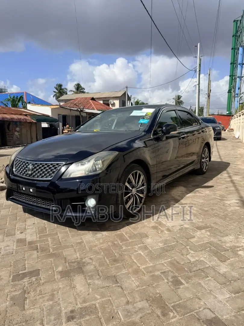 Toyota Crown 2010 Black