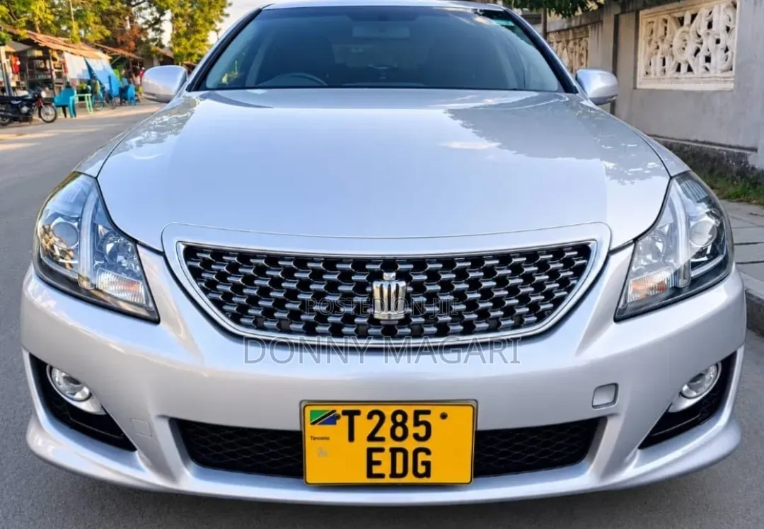 Toyota Crown 2009 Silver