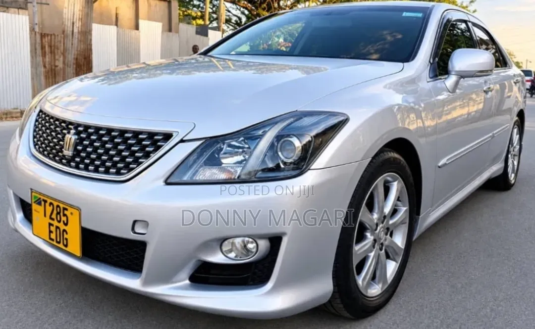 Toyota Crown 2009 Silver