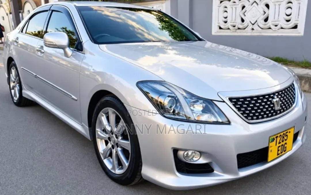 Toyota Crown 2009 Silver
