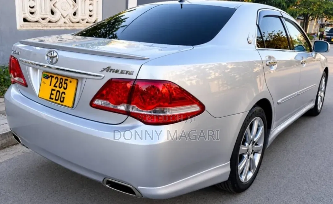 Toyota Crown 2009 Silver