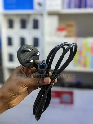 UK 3-Pin to IEC C5 (Cloverleaf) Laptop Power Cable.