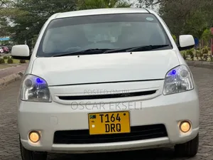 Toyota Raum 2005 White