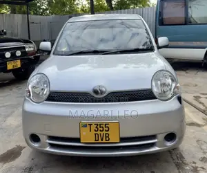 Toyota Sienta 1.5 FWD 2005 Silver