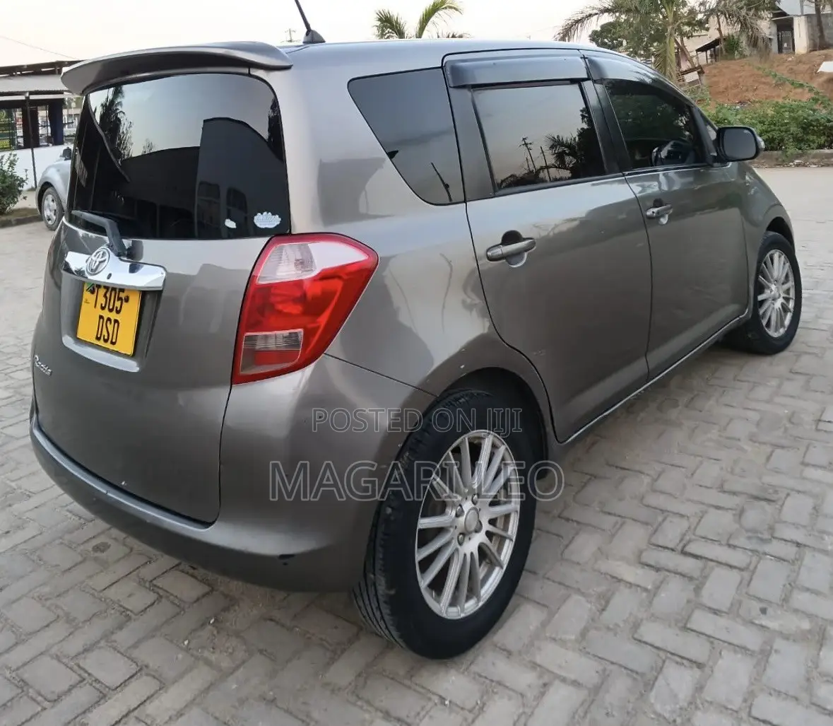 Toyota Ractis 1.5 FWD 2005 Gray