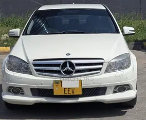 Mercedes-Benz C200 2010 Pearl