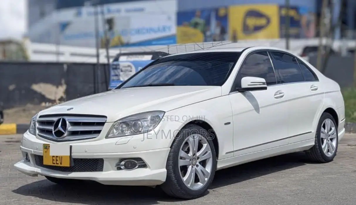 Mercedes-Benz C200 2010 Pearl