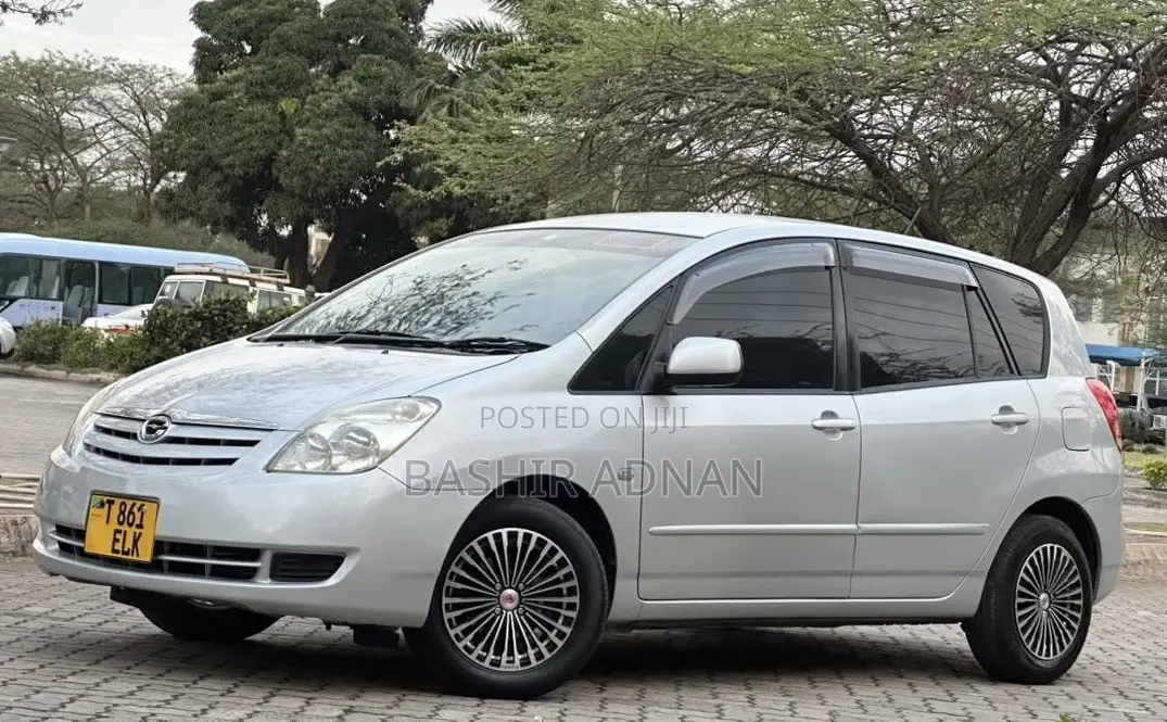 Toyota Corolla Spacio 2004 Silver