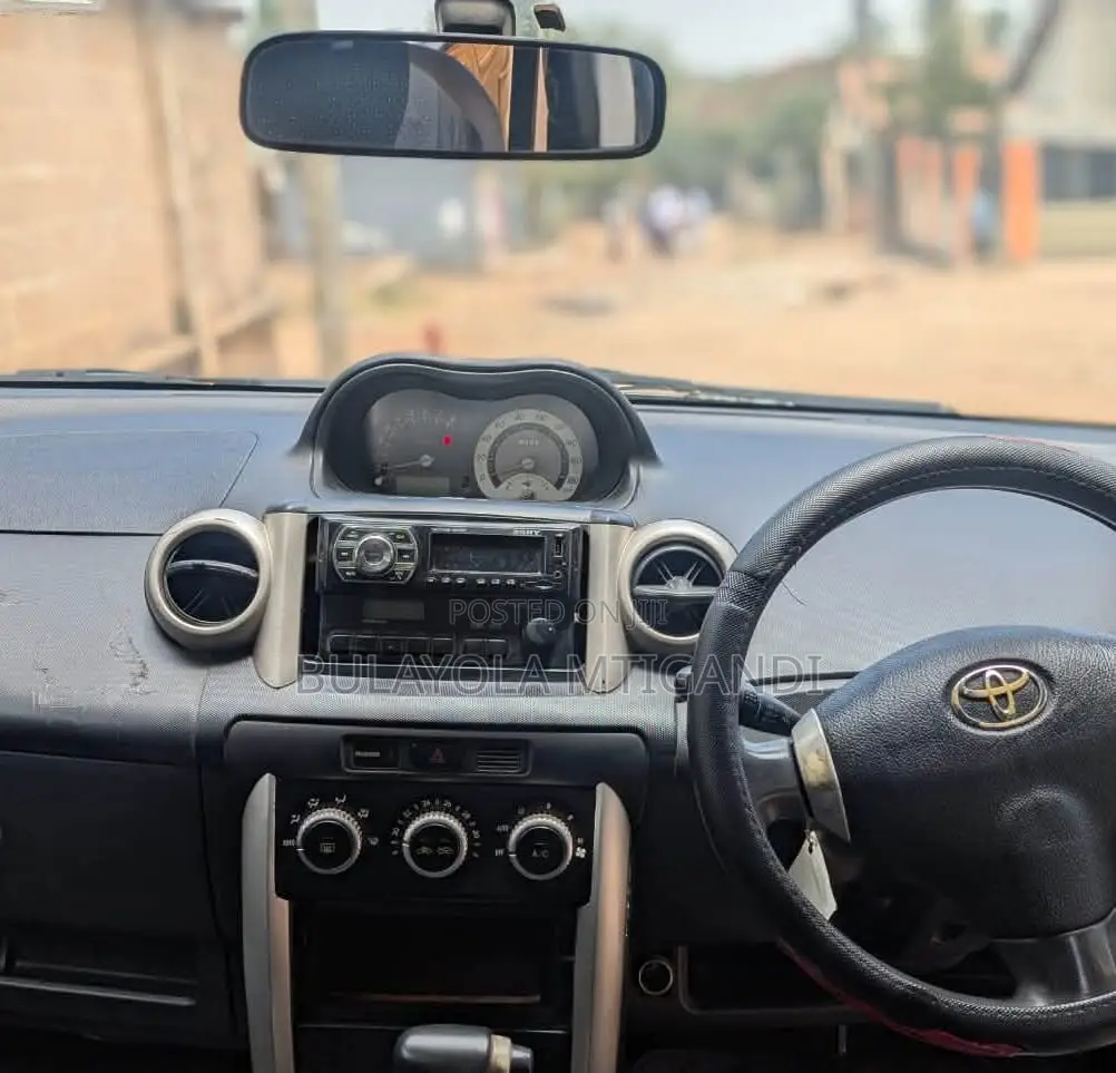 Toyota IST 2006 Black