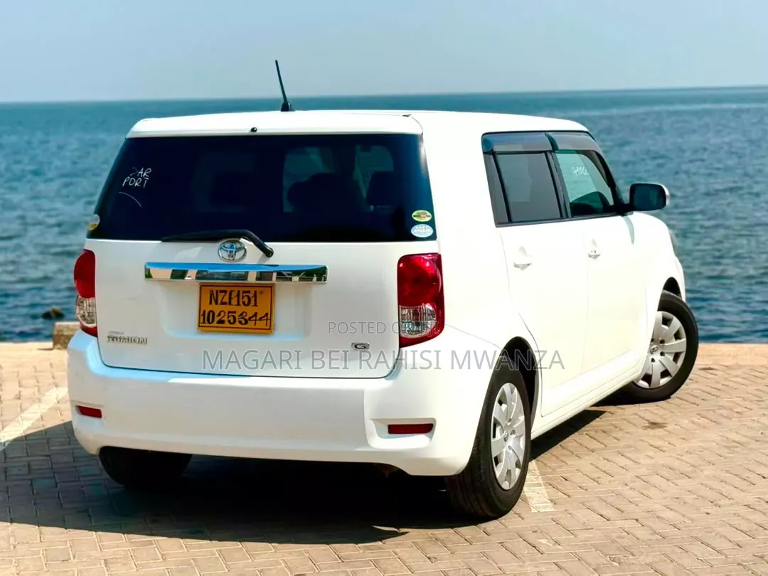 Toyota Corolla Rumion 2007 White