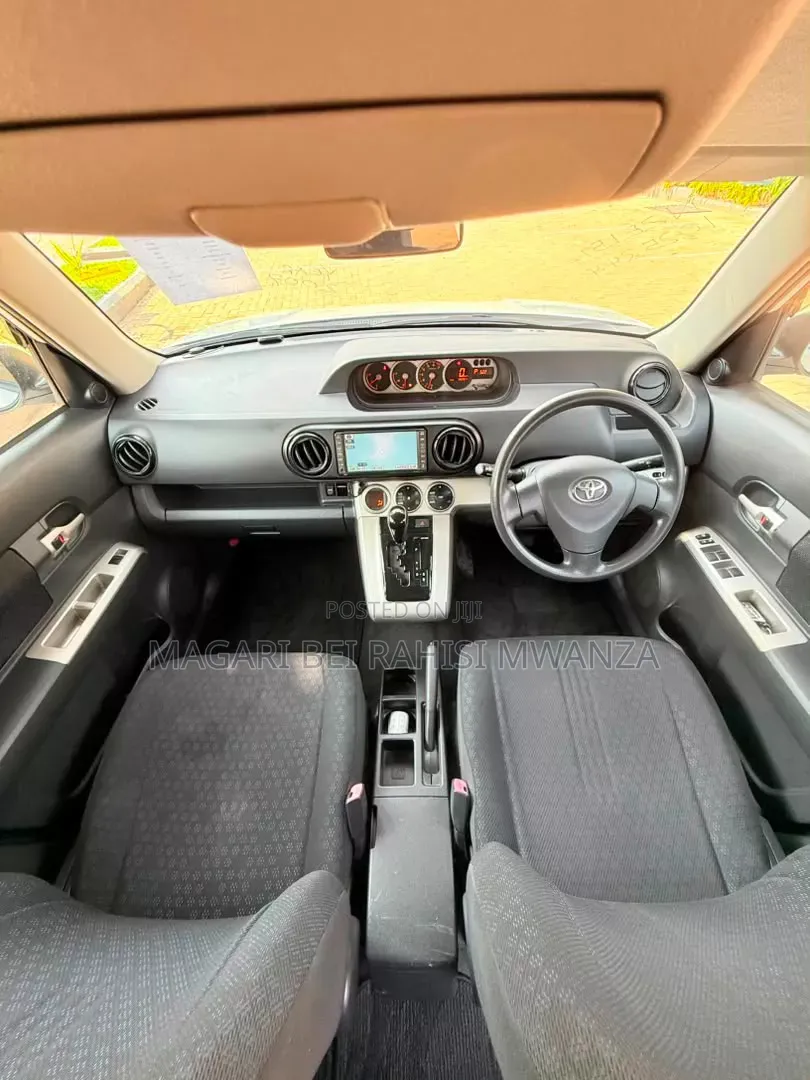 Toyota Corolla Rumion 2007 White