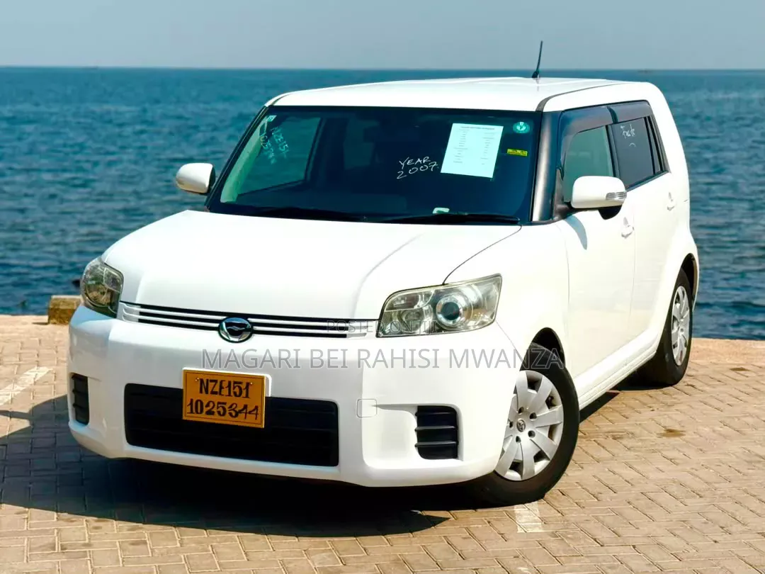 Toyota Corolla Rumion 2007 White