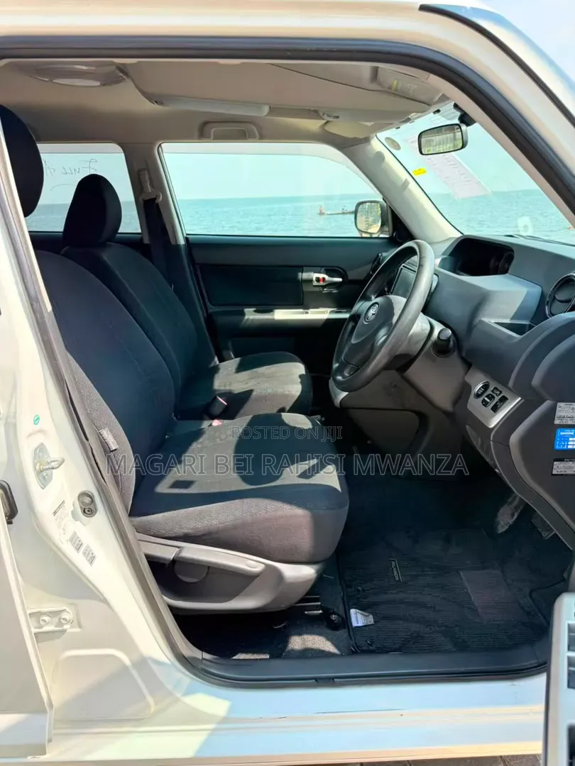 Toyota Corolla Rumion 2007 White