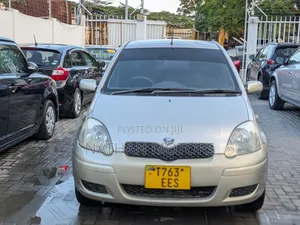 Toyota Vitz 2002 Beige