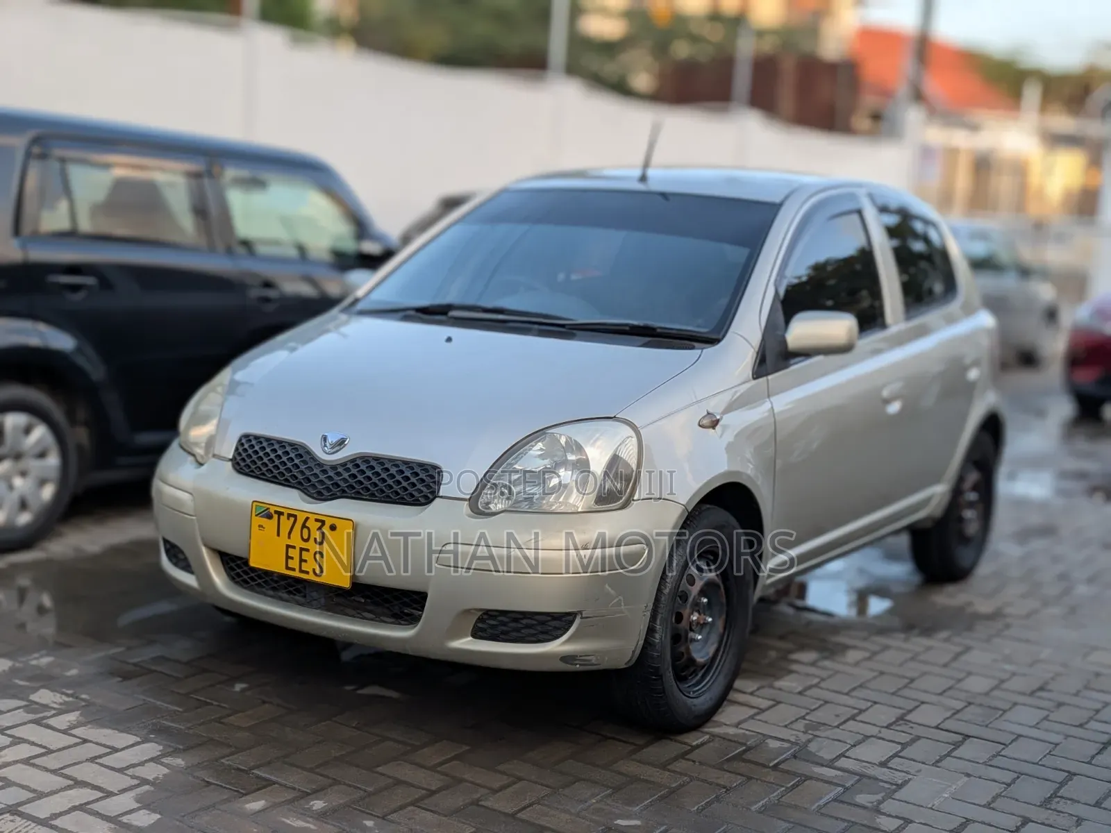Toyota Vitz 2002 Beige