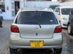 Toyota Vitz 2002 Beige