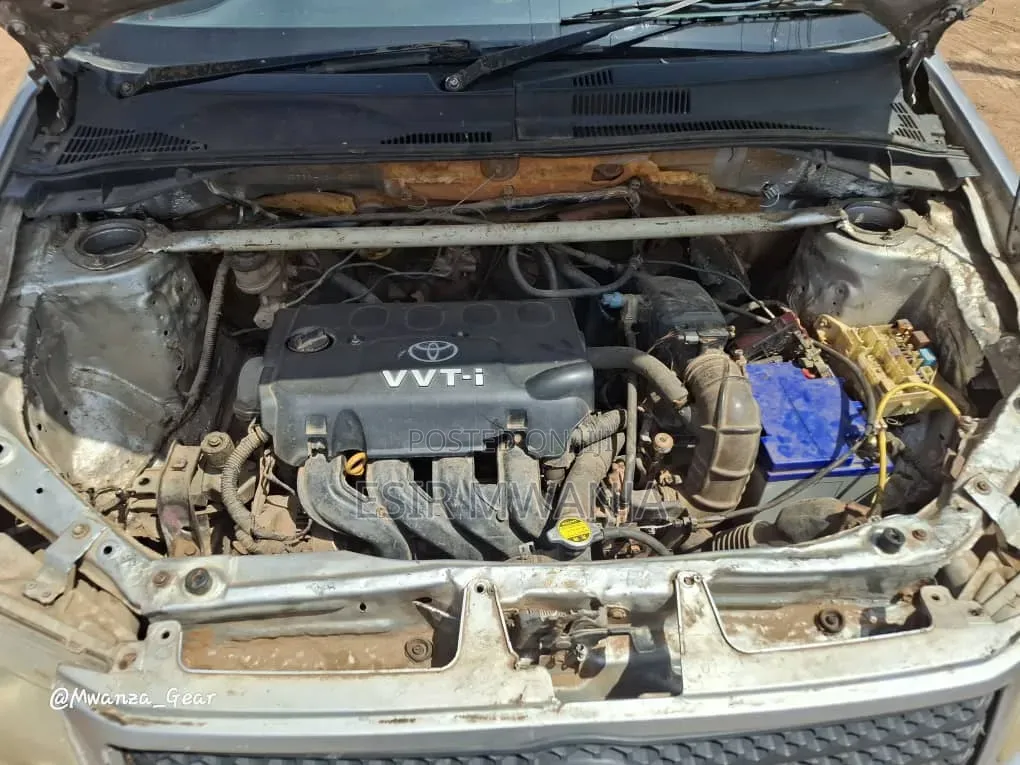 Toyota Succeed 2004 Silver