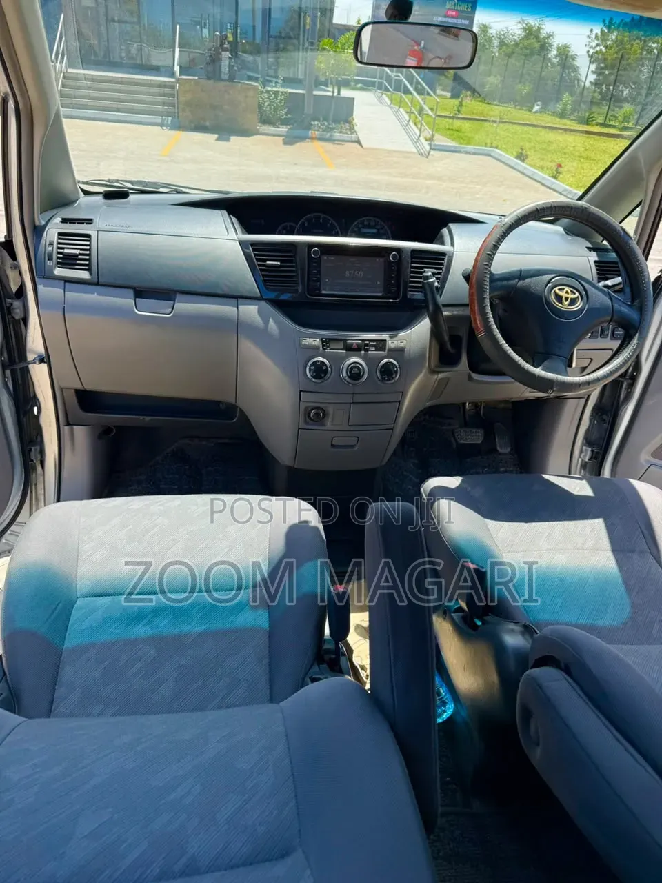 Toyota Noah 2003 Silver