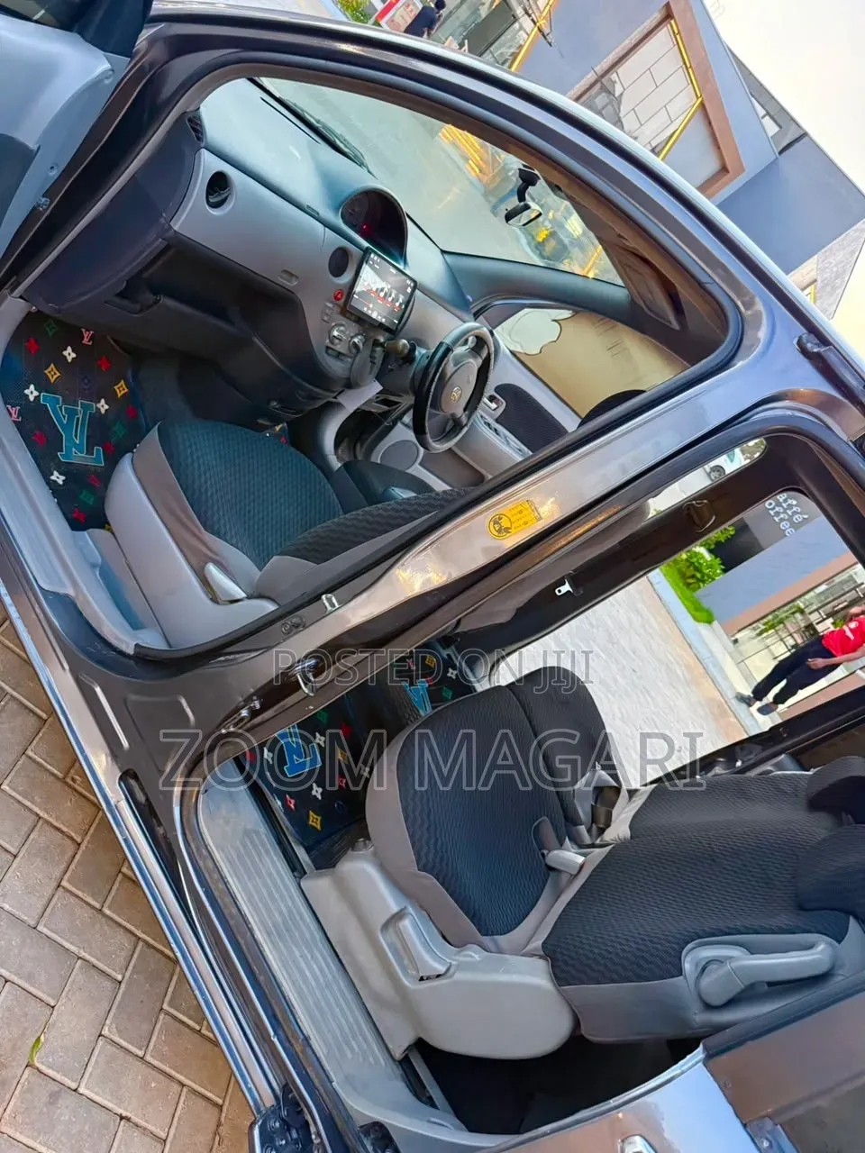 Toyota Sienta 2004 Gray