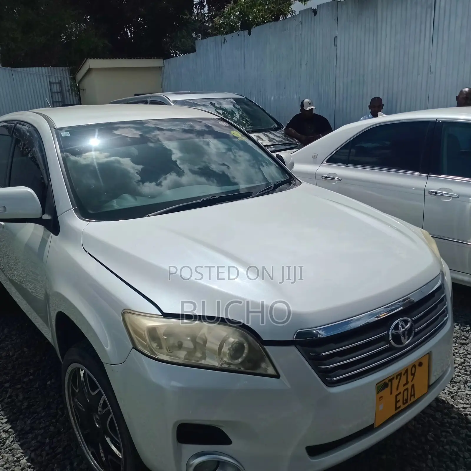 Toyota Vanguard 2010 White