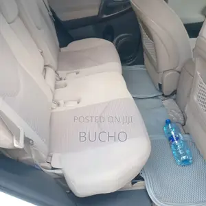 Toyota Vanguard 2010 White