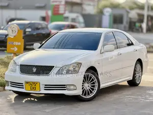 Toyota Crown Royale 2005