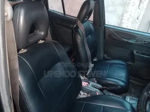 Toyota RAV4 Base FWD 1996 Black
