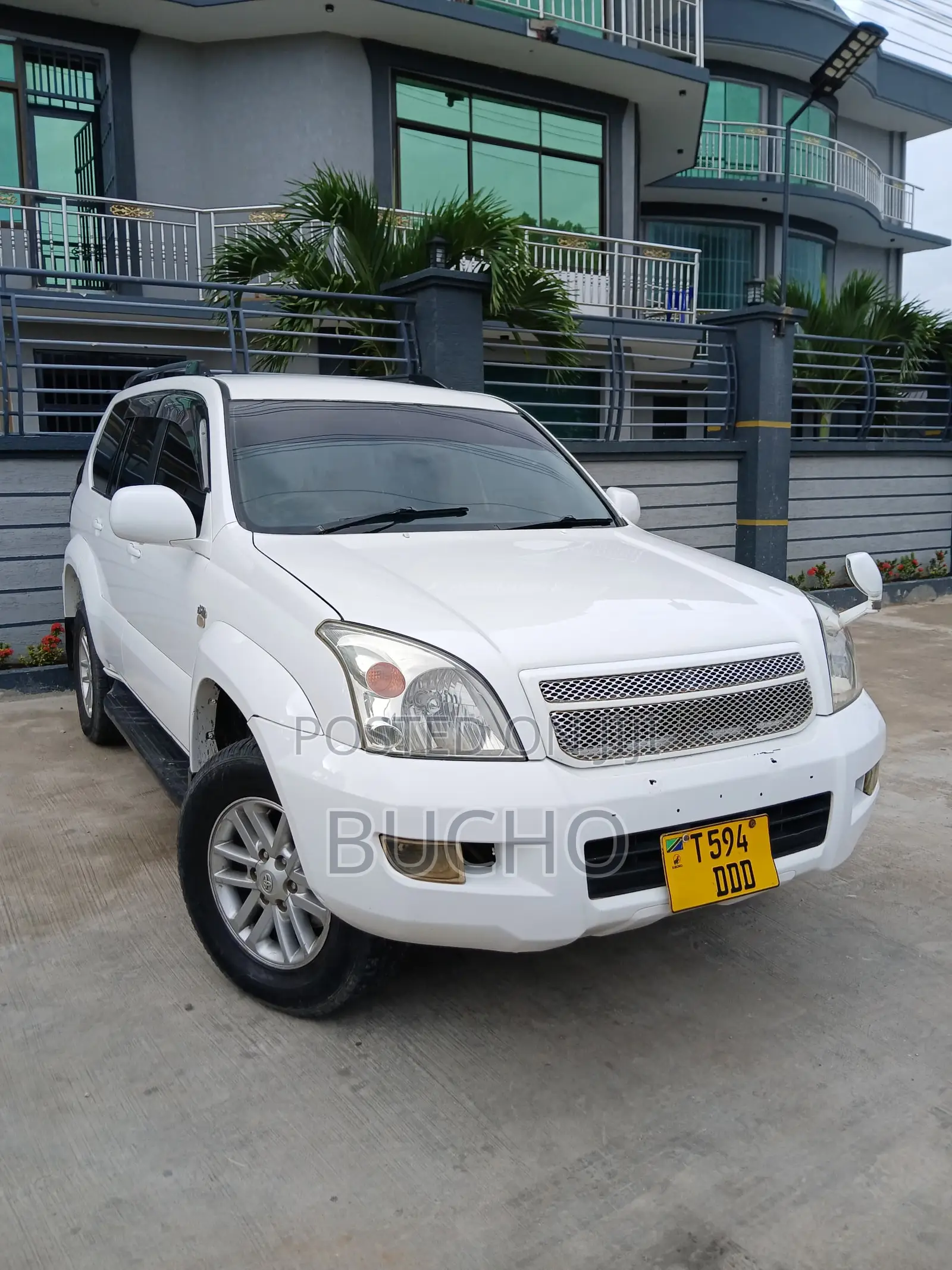 Toyota Land Cruiser Prado 2005 White