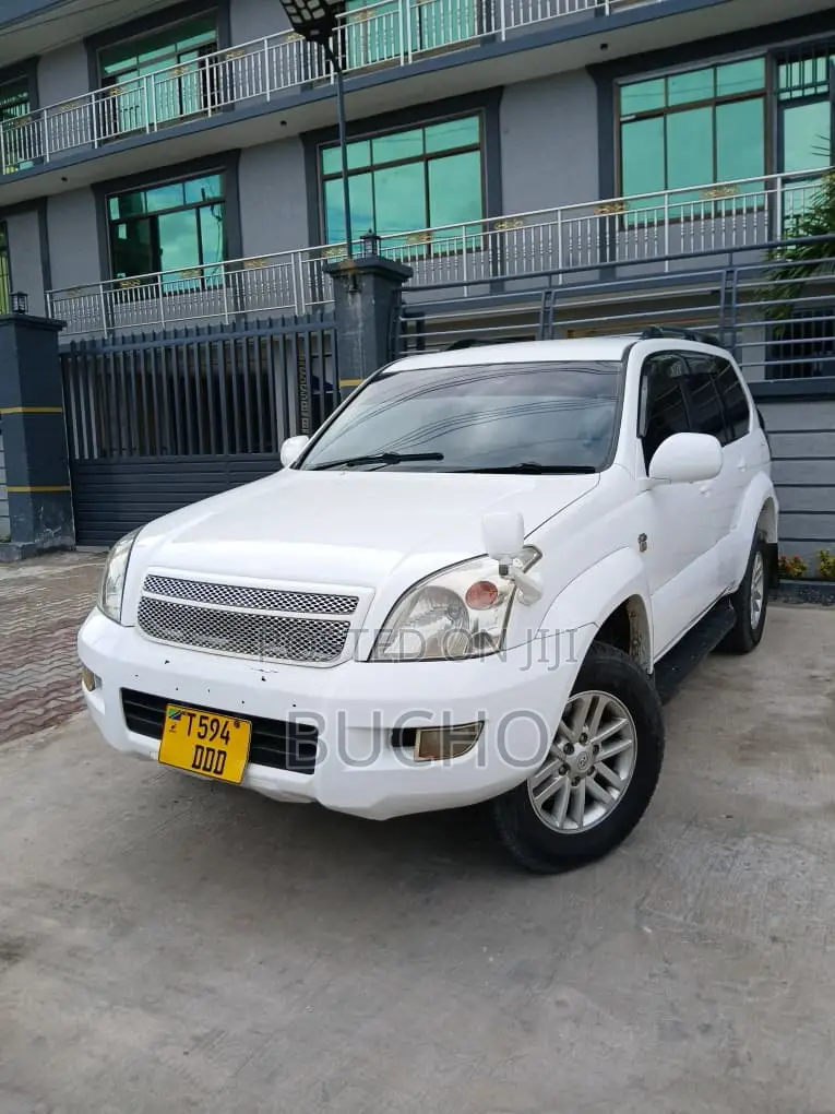 Toyota Land Cruiser Prado 2005 White