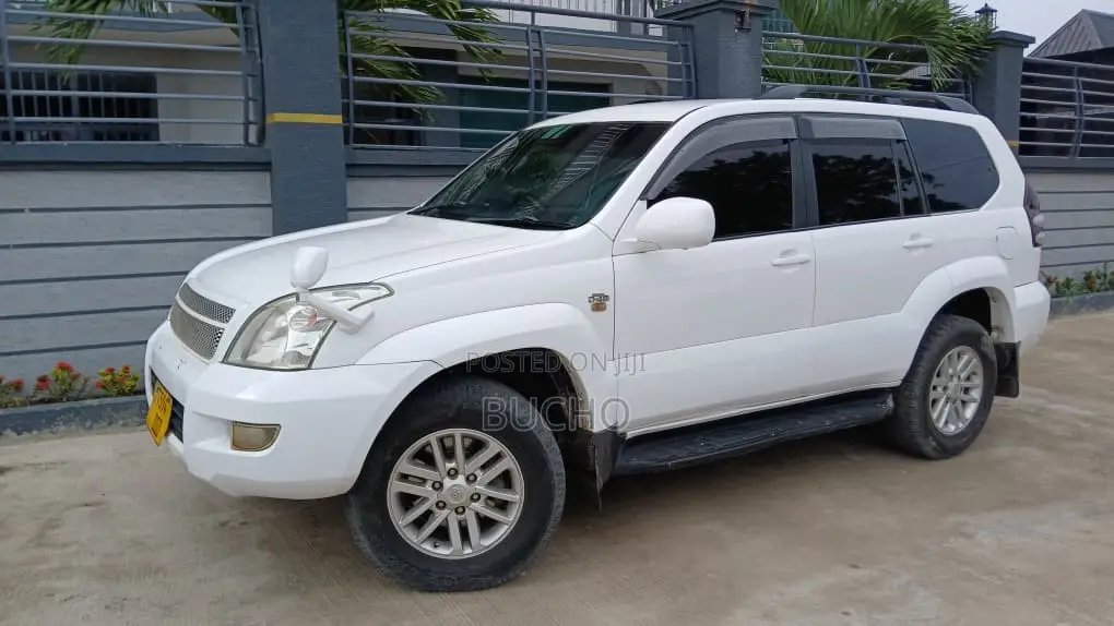 Toyota Land Cruiser Prado 2005 White