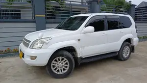 Toyota Land Cruiser Prado 2005 White