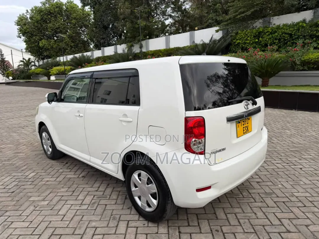 Toyota Corolla Rumion 2008 White