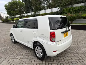 Toyota Corolla Rumion 2008 White